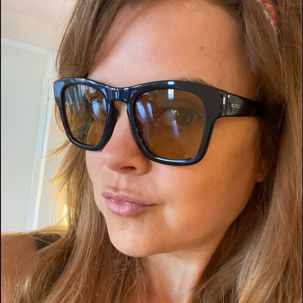 Men’s black Gucci sunglasses